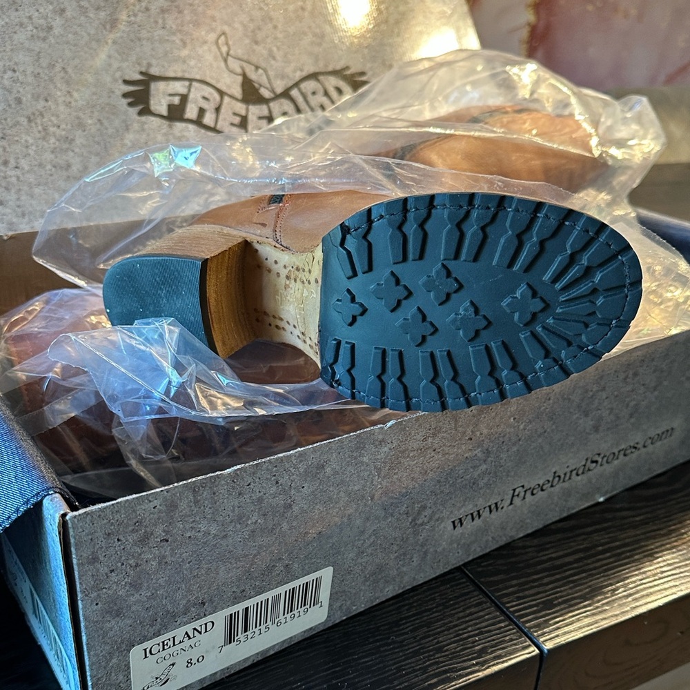 Freebird ICELAND Woman’s Boot in Cognac - Picture 13 of 14